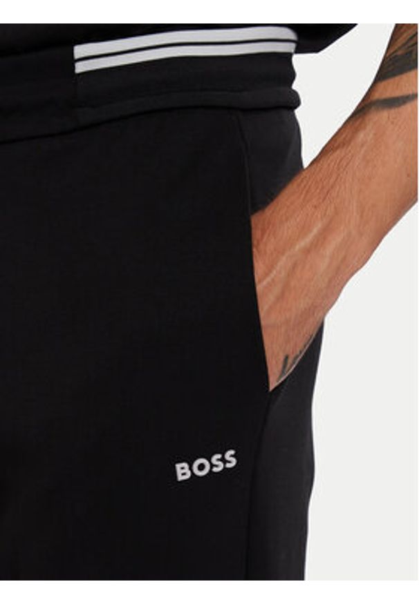 BOSS Dres Zone 50555433 Czarny Regular Fit. Kolor: czarny. Materiał: syntetyk, bawełna