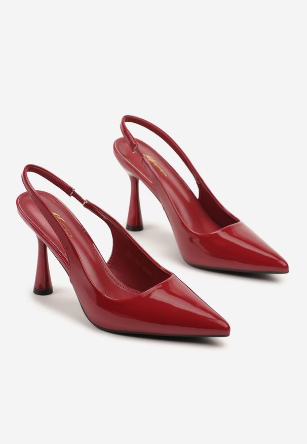 Renee - Bordowe Lakierowane Sandały Szpilki Typu Slingback Ulios. Okazja: na co dzień. Kolor: czerwony. Materiał: lakier. Obcas: na szpilce. Styl: casual, klasyczny, elegancki. Wysokość obcasa: średni