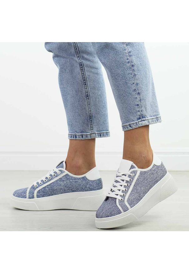 Niebieskie sneakersy damskie McBraun 23356. Okazja: na co dzień. Kolor: niebieski. Materiał: skóra. Sezon: wiosna, jesień, lato. Obcas: na platformie