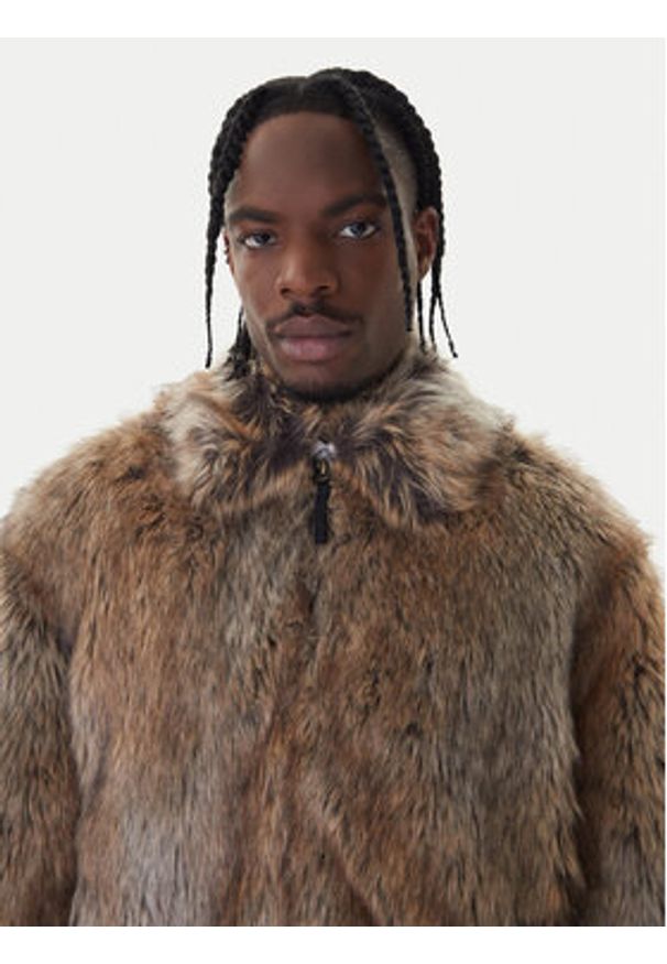 Hugo - HUGO Futro Bryan2541 50546592 Brązowy Relaxed Fit. Kolor: brązowy. Materiał: syntetyk