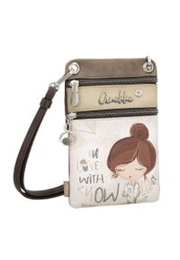 Torebka damska Anekke, z dekoracyjnym nadrukiem i metalowym logo zapinana na suwak wyposażona w dwie praktyczne kieszenie z przodu oraz regulowany pa. Kolor: beżowy. Wzór: nadruk. Styl: casual, elegancki, klasyczny. Rodzaj torebki: na ramię #1