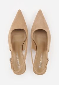 Renee - Ciemnobeżowe Czółenka Slingback na Kaczuszce z Imitacji Zamszu Mairiko. Nosek buta: szpiczasty. Zapięcie: sprzączka. Kolor: beżowy. Materiał: zamsz. Sezon: lato. Obcas: na szpilce. Wysokość obcasa: średni #9