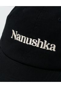 NANUSHKA - Czarna czapka z logo. Kolor: czarny. Materiał: bawełna. Wzór: haft