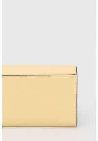 Furla portfel skórzany damski kolor żółty. Kolor: żółty. Materiał: skóra. Wzór: gładki #4
