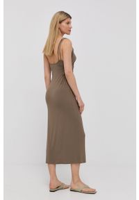 Birgitte Herskind sukienka kolor brązowy midi prosta. Okazja: na co dzień. Kolor: brązowy. Materiał: dzianina, włókno. Wzór: gładki. Typ sukienki: proste. Styl: casual. Długość: midi