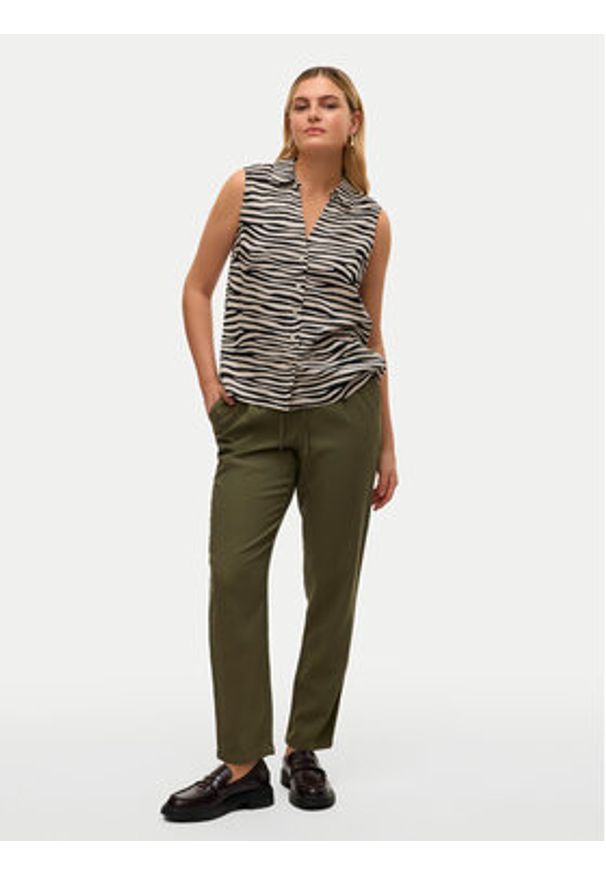 Vero Moda Spodnie materiałowe Jesmilo 10279691 Zielony Regular Fit. Kolor: zielony. Materiał: wiskoza