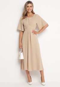 Born2be - Ciemnobeżowa Sukienka Maxi z Ozdobnym Wiązaniem i Gumką w Talii Myrcella. Kolor: beżowy. Długość: maxi #5