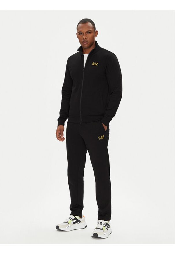 EA7 Emporio Armani Dres 8NPV61 PJVRZ MC004 Czarny Regular Fit. Kolor: czarny. Materiał: bawełna