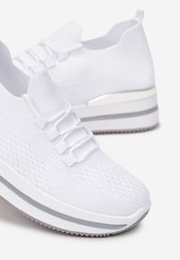 Born2be - Białe Sneakersy Maguna. Zapięcie: bez zapięcia. Kolor: biały. Materiał: materiał, dresówka. Szerokość cholewki: normalna. Wzór: aplikacja. Obcas: na platformie #4