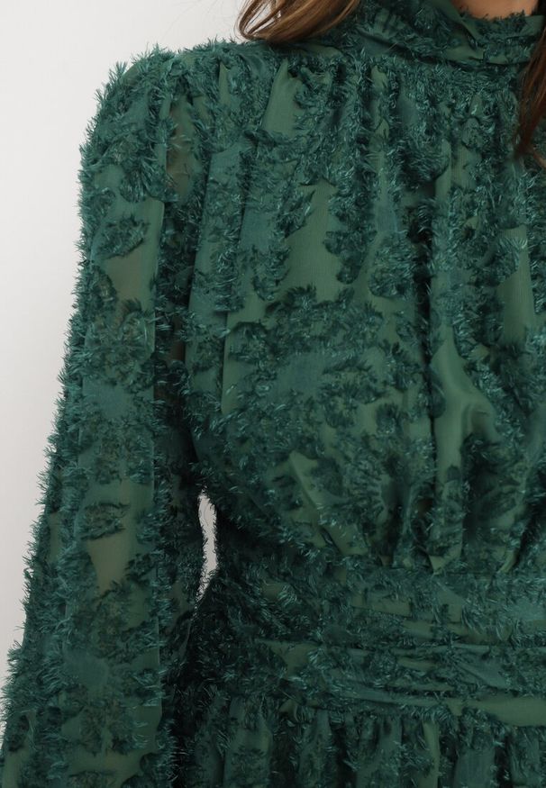 Born2be - Zielona Rozkloszowana Sukienka Koronkowa Mini Alatalo. Kolor: zielony. Materiał: koronka. Długość: mini