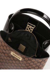 Kazar - Średniej wielkości torebka w monogramy KAZAR. Kolor: brązowy. Materiał: lakierowane, skórzane. Styl: elegancki #3