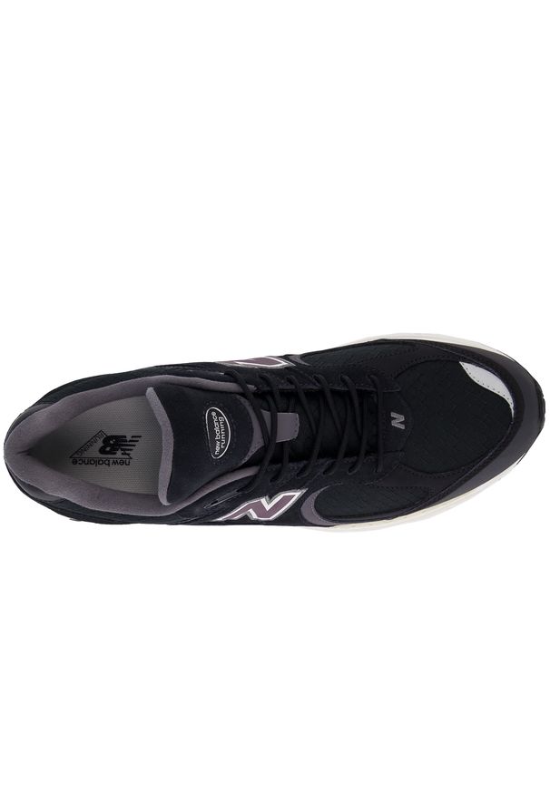 Buty unisex New Balance M2002RXT – czarne. Kolor: czarny. Materiał: guma, skóra. Szerokość cholewki: normalna. Technologia: Gore-Tex