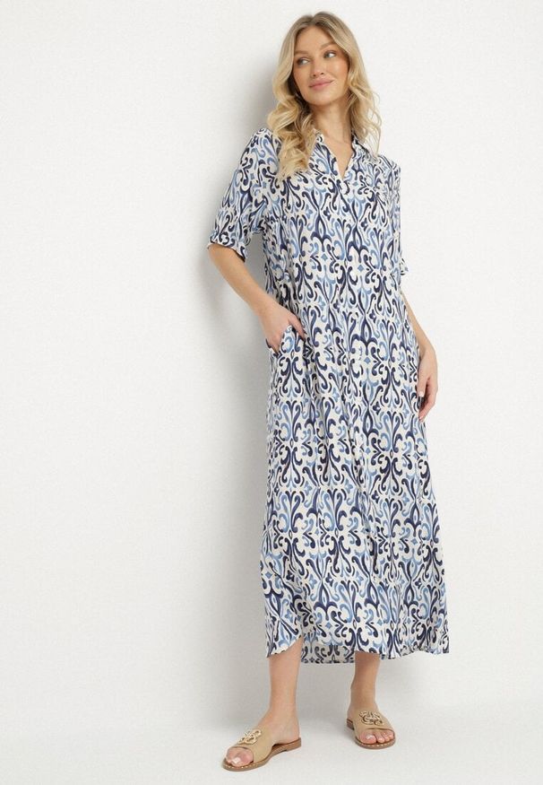 Born2be - Niebieska Sukienka z Wiskozy o Pudełkowym Kroju w Ornamentalny Wzór Ridisa. Okazja: na imprezę, na co dzień. Typ kołnierza: dekolt w kształcie V. Kolor: niebieski. Materiał: wiskoza. Długość rękawa: krótki rękaw. Typ sukienki: proste. Styl: casual, elegancki