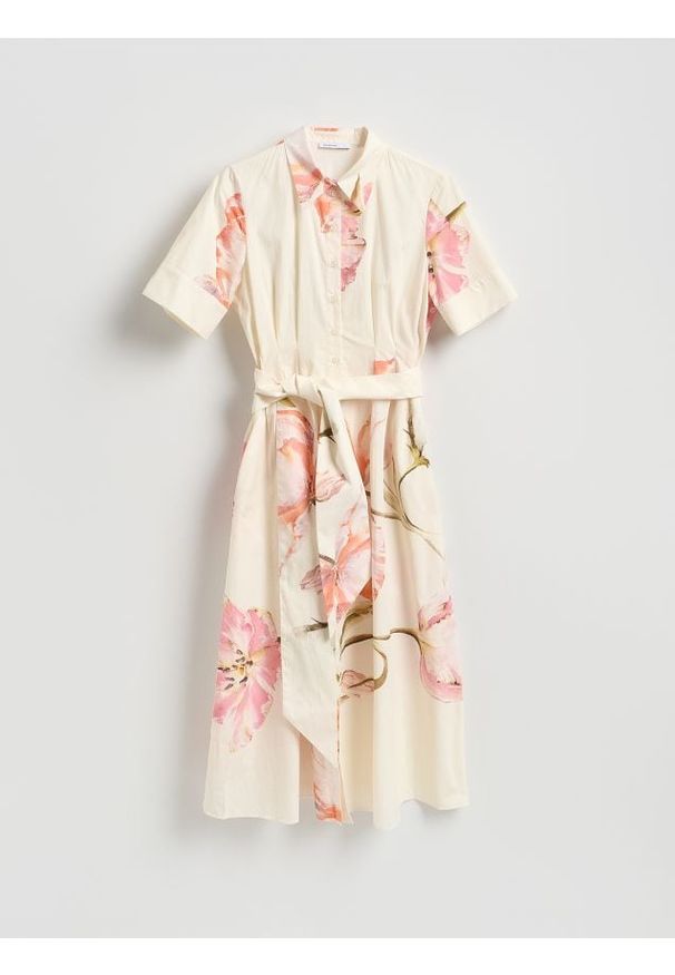 Reserved - Szmizjerka w kwiaty - wielobarwny. Materiał: bawełna. Wzór: kwiaty. Typ sukienki: szmizjerki