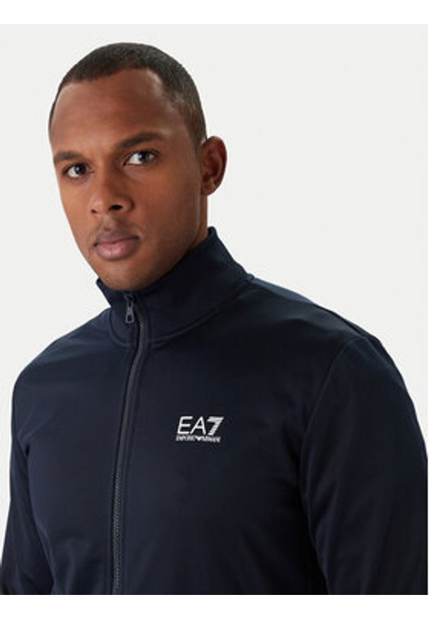 EA7 Emporio Armani Dres 8NPV65 PJHCZ 1562 Granatowy Regular Fit. Kolor: niebieski. Materiał: syntetyk