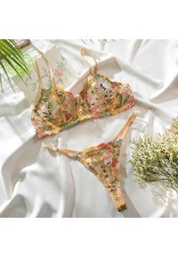 Intica - Komplet bielizny z biustonoszem i stringami na romantyczne wieczory Klarika. Kolor: wielokolorowy. Materiał: materiał, skóra. Wzór: aplikacja #1