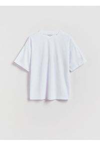 Reserved - Sportowy t-shirt - biały. Kolor: biały. Materiał: dzianina. Wzór: gładki. Styl: sportowy #1