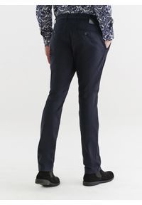 Pako Lorente - PAKO LORENTE – Granatowe spodnie męskie P22WB-WX-001-G-0. Kolor: niebieski. Materiał: bawełna, elastan. Długość: długie. Wzór: gładki #2