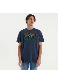 House - Koszulka z napisem Free Mind - Granatowy. Kolor: niebieski. Wzór: napisy