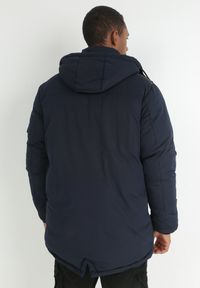 Born2be - Granatowa Kurtka Parka z Kapturem Lazora. Typ kołnierza: kaptur. Kolor: niebieski. Sezon: zima #5
