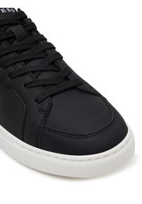 Guess Sneakersy FMTTO4 ELE12 Czarny. Kolor: czarny. Materiał: skóra
