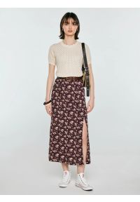 Big-Star - Spódnica damska midi w kwiatowy wzór brązowa Shimenita 804. Kolor: brązowy. Materiał: wiskoza, materiał, tkanina. Wzór: kwiaty. Styl: klasyczny #1