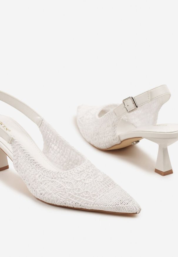 Renee - Białe Haftowane Sandały Vices na Szpilce Typu Slingback Atesia. Okazja: na co dzień, na spacer. Zapięcie: sprzączka. Kolor: biały. Wzór: haft. Obcas: na szpilce. Styl: elegancki, casual