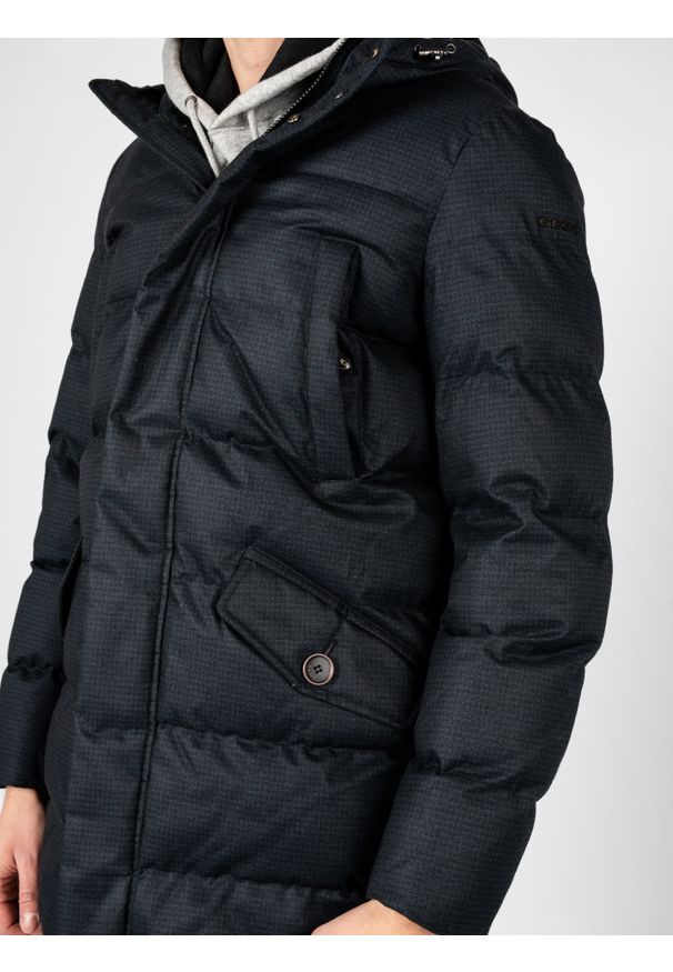 Geox Parka "Levico" | M2628P T2956 | Mężczyzna | Czarny, Granatowy. Okazja: na co dzień. Typ kołnierza: kaptur. Kolor: czarny, niebieski, wielokolorowy. Materiał: poliester. Wzór: nadruk, kratka. Styl: casual