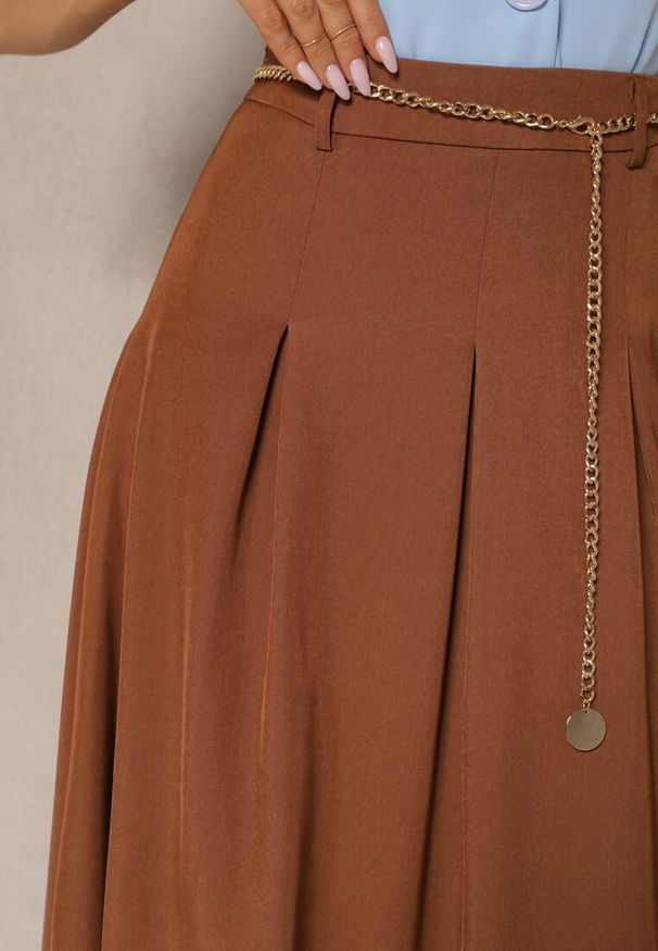 Renee - Brązowa Spódnica z Wiskozą o Rozkloszowanym Kroju z Paskiem Łańcuszkiem Lilethra. Kolor: brązowy. Materiał: wiskoza. Styl: elegancki