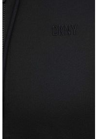 DKNY - Dkny bluza damska kolor czarny z kapturem z nadrukiem. Typ kołnierza: kaptur. Kolor: czarny. Długość rękawa: raglanowy rękaw. Wzór: nadruk #4