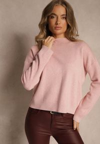 Renee - Różowy Pudełkowy Sweter z Półgolfem o Gładkim Wykończeniu Unala. Kolor: różowy. Materiał: skóra, jeans. Wzór: gładki