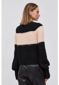 AllSaints Sweter z domieszką wełny damski kolor czarny. Okazja: na co dzień. Kolor: czarny. Materiał: wełna. Długość rękawa: raglanowy rękaw. Styl: casual #2