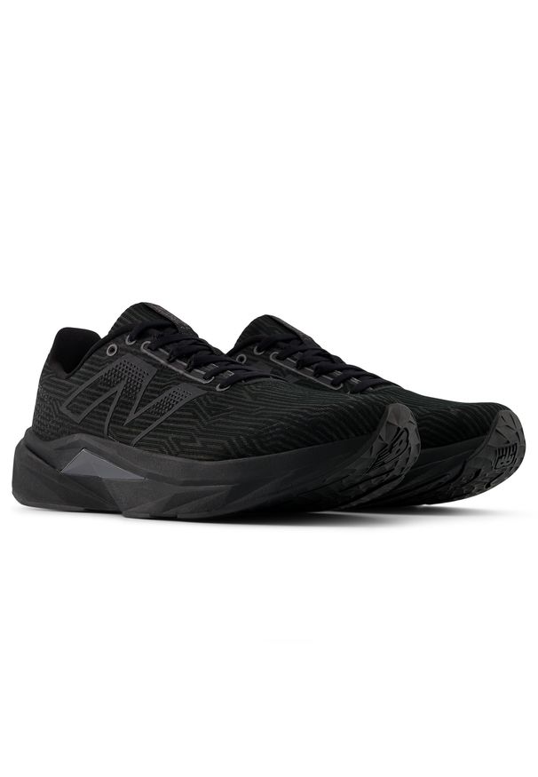 Buty męskie New Balance FuelCell Propel v5 MFCPRLK5 – czarne. Okazja: na co dzień. Kolor: czarny. Materiał: syntetyk, materiał, guma. Szerokość cholewki: normalna. Sport: bieganie, fitness