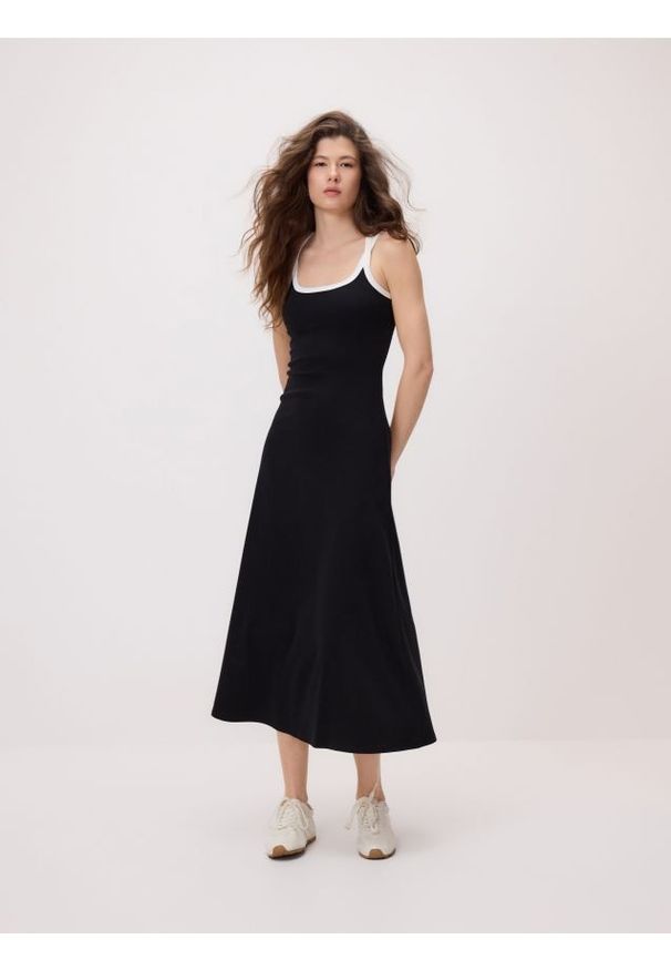 Reserved - Sukienka z kontrastową lamówką - czarny. Kolor: czarny. Materiał: bawełna, dzianina