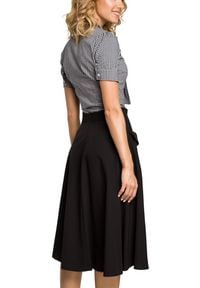 MOE - Elegancka rozkloszowana spódnica midi z kieszeniami. Materiał: materiał, elastan. Styl: elegancki