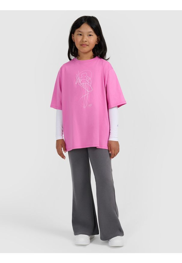4f - 4F T-shirt oversize z nadrukiem dziewczęcy - różowy 140 (9-10 lat). Kolor: różowy. Materiał: skóra. Wzór: nadruk. Sezon: lato
