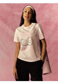 4f - 4F T-shirt relaxed z nadrukiem damski - różowy XS. Okazja: na co dzień. Kolor: różowy. Materiał: materiał, bawełna, jeans, dresówka, dzianina. Wzór: nadruk. Styl: casual #1