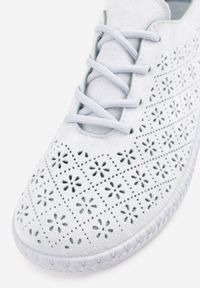 Born2be - Niebieskie Tenisówki z Ażurową Cholewką Tidella. Okazja: na co dzień. Kolor: niebieski. Materiał: jeans. Szerokość cholewki: normalna. Wzór: ażurowy. Styl: casual #7