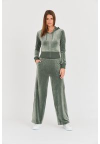 Juicy Couture - JUICY COUTURE Zielone spodnie Bexley Velour Track Pants. Kolor: zielony