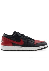 Buty męskie Nike Air Jordan 1 Low 553558-067 - czarno-czerwone. Kolor: czarny, czerwony, wielokolorowy. Materiał: skóra, guma. Szerokość cholewki: normalna. Sport: fitness