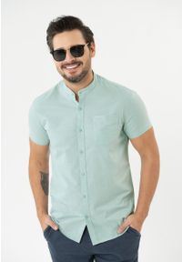 Volcano - Koszula z krótkim rękawem, Regular Fit, C-TRIFO. Typ kołnierza: kołnierzyk stójkowy. Kolekcja: plus size. Materiał: bawełna, materiał. Długość rękawa: krótki rękaw. Długość: krótkie. Wzór: aplikacja. Sezon: lato. Styl: klasyczny #1