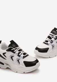 Renee - Biało-Czarne Sneakersy na Grubej Podeszwie z Metalicznymi Wstawkami Seta. Okazja: na co dzień. Kolor: biały #4