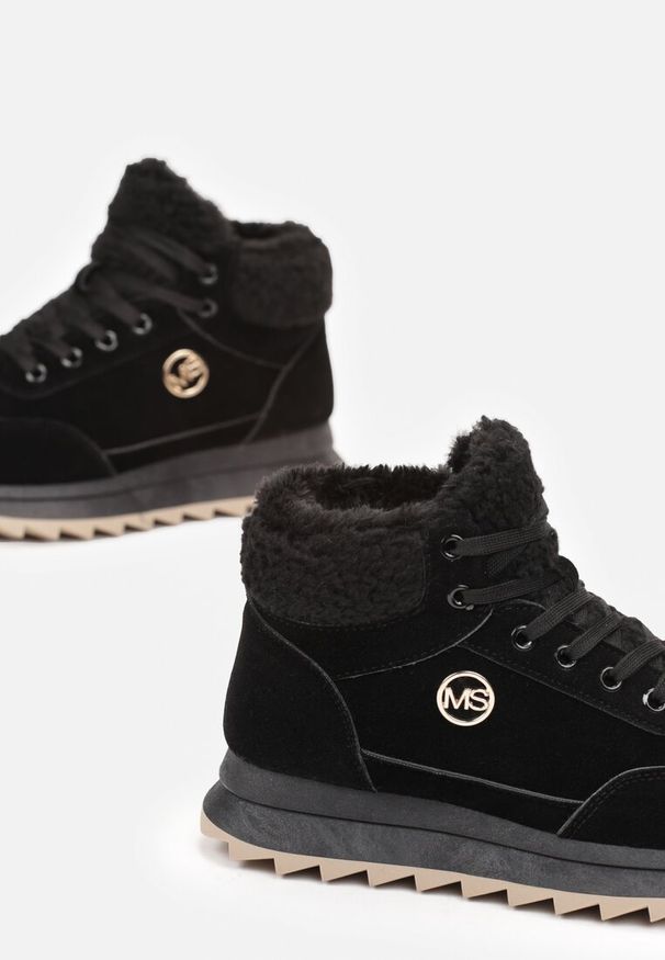 Renee - Czarne Zimowe Sneakersy ze Sztucznym Futerkiem Turelia. Okazja: na co dzień. Zapięcie: sznurówki. Kolor: czarny. Materiał: futro. Sezon: zima. Obcas: na obcasie