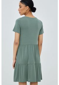 Vero Moda sukienka kolor zielony mini rozkloszowana. Kolor: zielony. Materiał: włókno, dzianina. Długość rękawa: krótki rękaw. Wzór: gładki. Typ sukienki: rozkloszowane. Długość: mini #3
