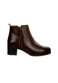 Botki Bayla-161 077 51460 320 Brown 161742, Brązowy, Skóra naturalna - 36. Okazja: na co dzień. Kolor: brązowy. Materiał: skóra. Szerokość cholewki: normalna. Sezon: zima, jesień. Styl: elegancki, casual #1