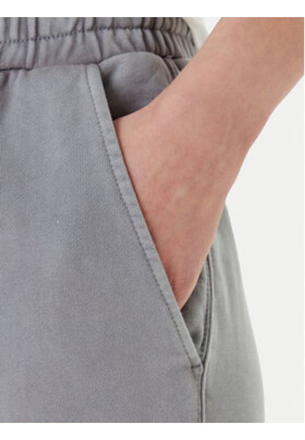 United Colors of Benetton - United Colors Of Benetton Spodnie dresowe 39BLDF01B Szary Regular Fit. Kolor: szary. Materiał: bawełna