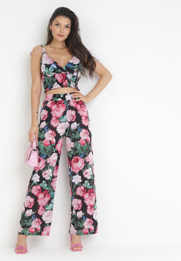 Born2be - Czarny 2-częściowy Komplet z Topem i Spodniami Coreta. Kolor: czarny. Materiał: tkanina. Wzór: kwiaty