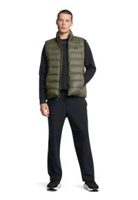 Bezrękawnik puchowy z wypełnieniem naturalnym męski Under Armour Legend Down Vest - oliwkowy/khaki. Kolor: wielokolorowy, brązowy, oliwkowy. Materiał: puch. Długość rękawa: bez rękawów. Sezon: zima