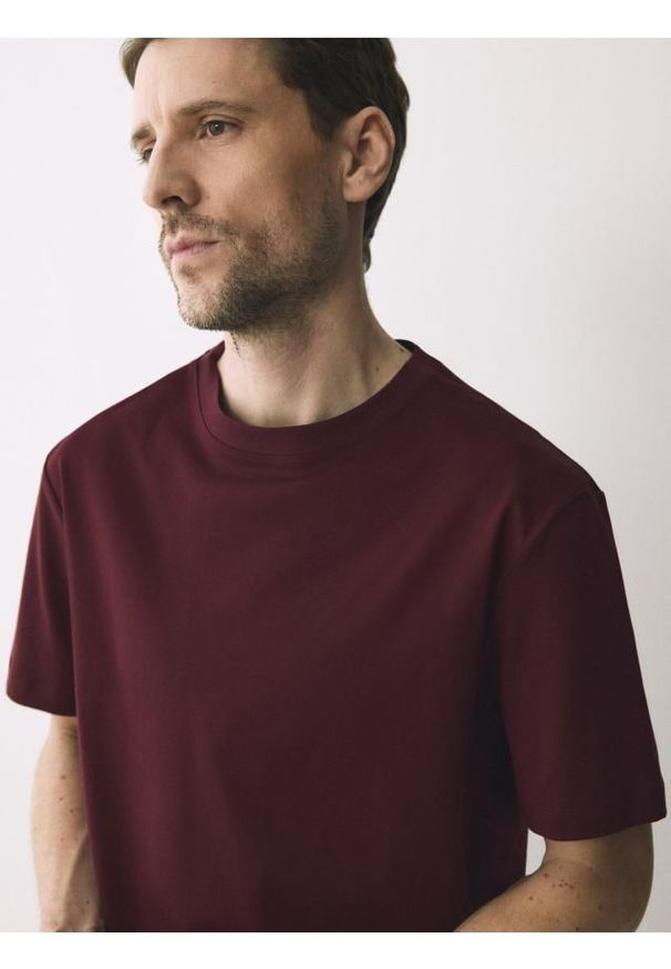 Reserved - T-shirt regular z merceryzowanej bawełny - bordowy. Kolor: czerwony. Materiał: bawełna