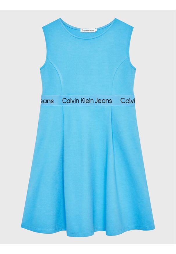 Calvin Klein Jeans Sukienka codzienna Logo Tape IG0IG01960 Niebieski Regular Fit. Okazja: na co dzień. Kolor: niebieski. Materiał: syntetyk. Typ sukienki: proste. Styl: casual